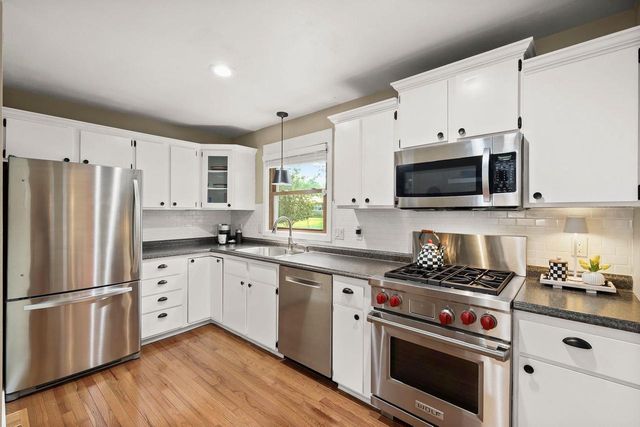 9 Krystana Way, Madison, WI 53711