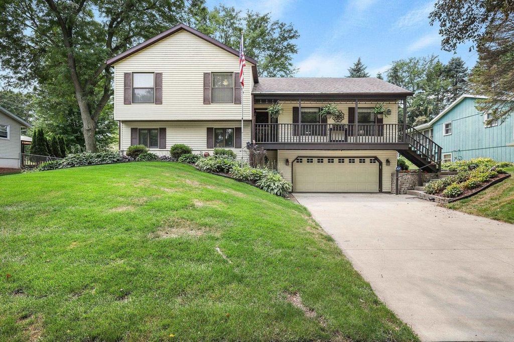 9 Krystana Way, Madison, WI 53711