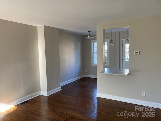 524 Wakefield Drive A, Charlotte, NC 28209