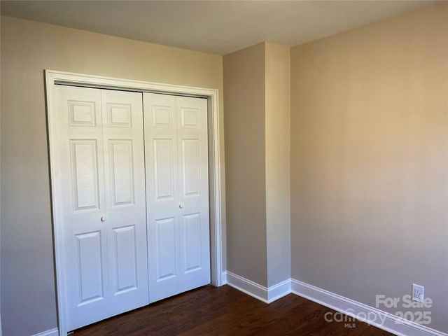 524 Wakefield Drive A, Charlotte, NC 28209