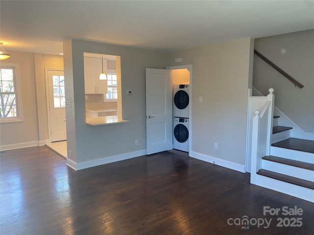 524 Wakefield Drive A, Charlotte, NC 28209