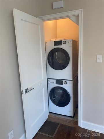 524 Wakefield Drive A, Charlotte, NC 28209