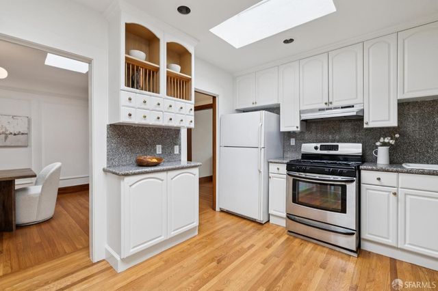 2555 20th Avenue, San Francisco, CA 94116