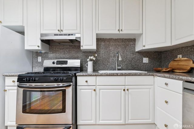 2555 20th Avenue, San Francisco, CA 94116