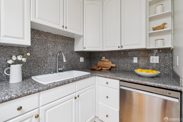 2555 20th Avenue, San Francisco, CA 94116