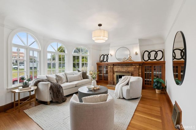 2555 20th Avenue, San Francisco, CA 94116