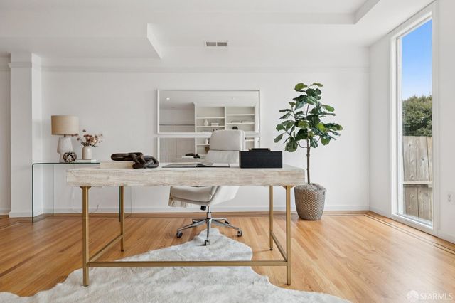 2555 20th Avenue, San Francisco, CA 94116