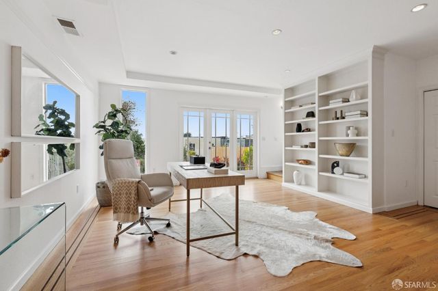 2555 20th Avenue, San Francisco, CA 94116