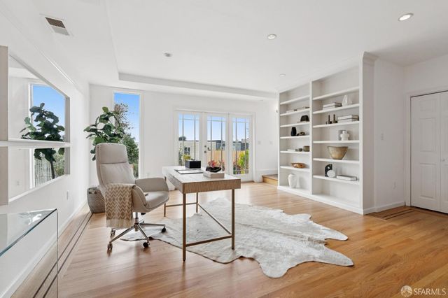 2555 20th Avenue, San Francisco, CA 94116