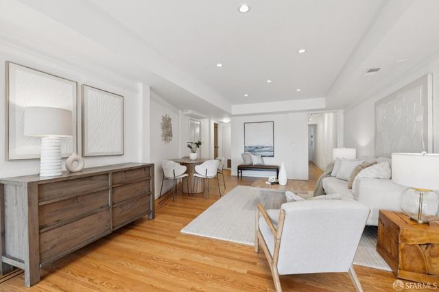 2555 20th Avenue, San Francisco, CA 94116