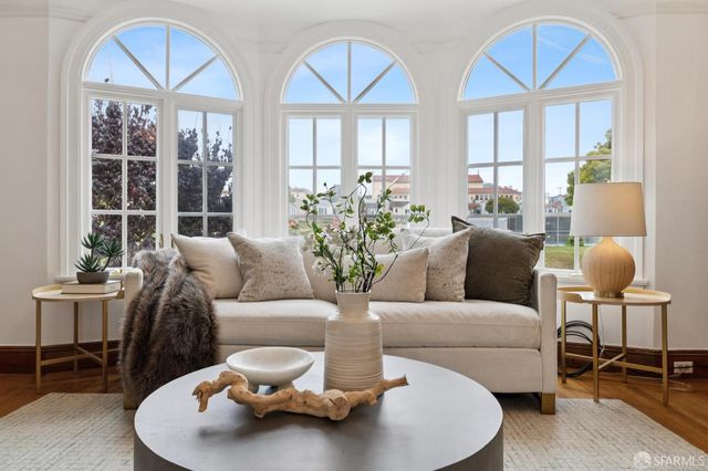 2555 20th Avenue, San Francisco, CA 94116
