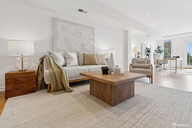 2555 20th Avenue, San Francisco, CA 94116