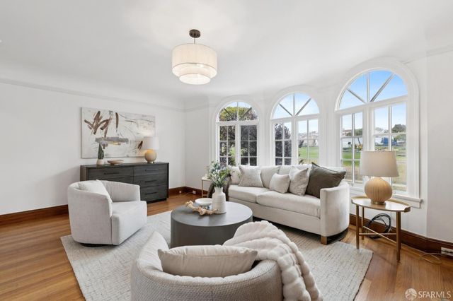 2555 20th Avenue, San Francisco, CA 94116