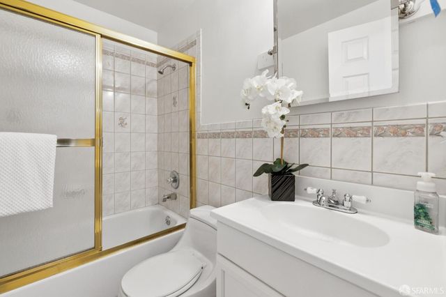 2555 20th Avenue, San Francisco, CA 94116