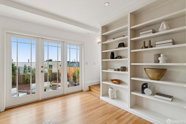 2555 20th Avenue, San Francisco, CA 94116