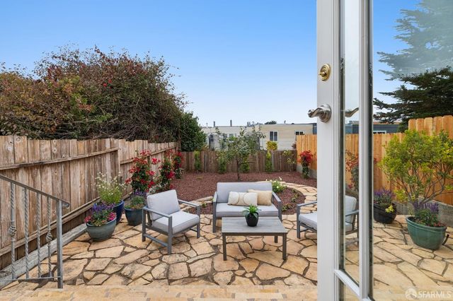 2555 20th Avenue, San Francisco, CA 94116
