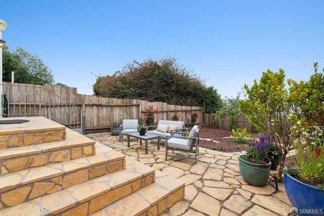2555 20th Avenue, San Francisco, CA 94116