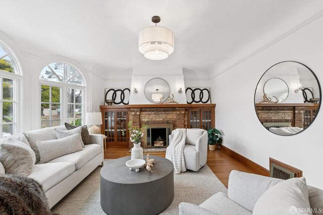 2555 20th Avenue, San Francisco, CA 94116