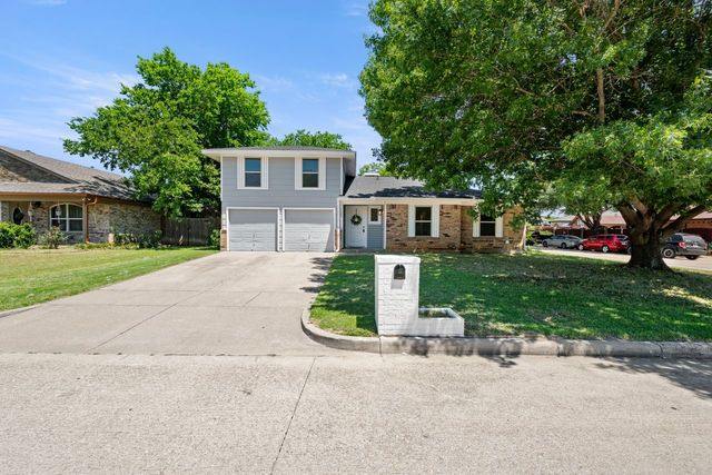 1233 Nicole Way, Fort Worth, TX 76028