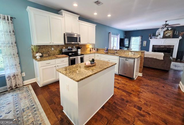 428 Oscar Court, Mcdonough, GA 30252