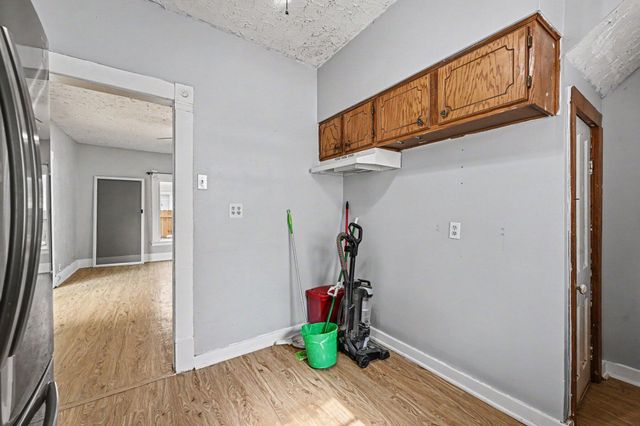 2504 AVENUE F, Council Bluffs, IA 51501