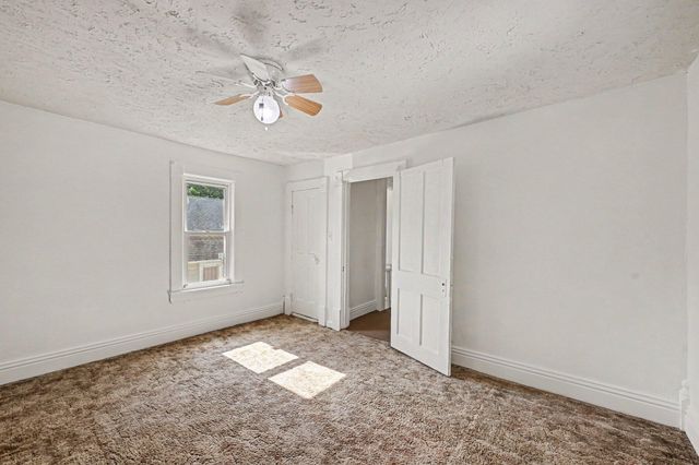 2504 AVENUE F, Council Bluffs, IA 51501