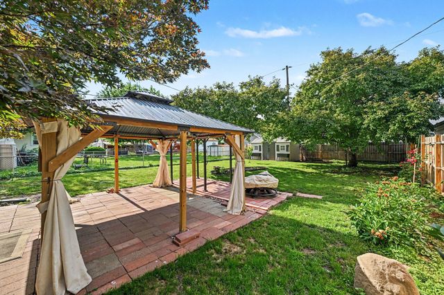 2504 AVENUE F, Council Bluffs, IA 51501