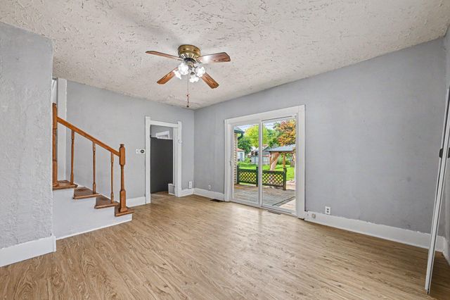 2504 AVENUE F, Council Bluffs, IA 51501