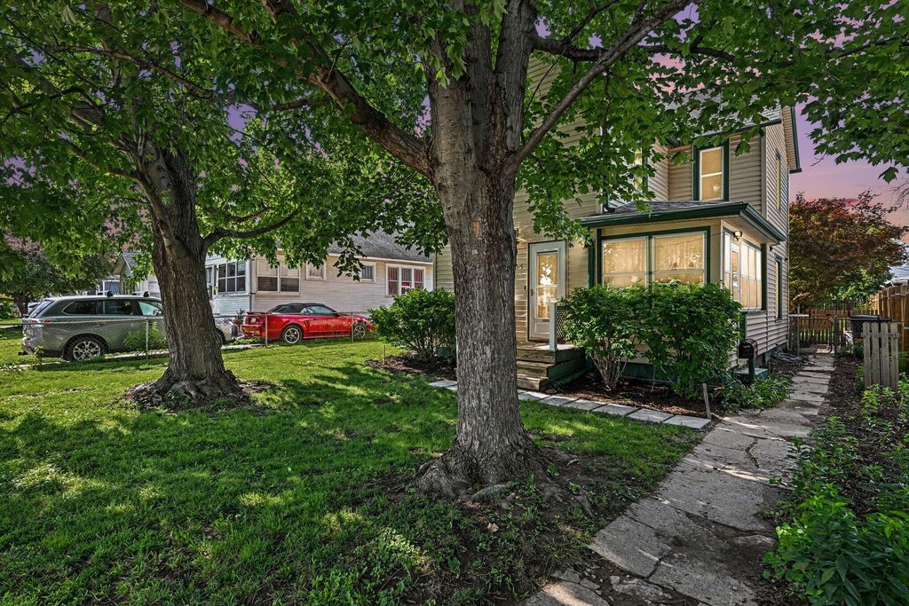 2504 AVENUE F, Council Bluffs, IA 51501