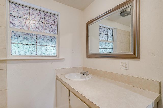 601 S Rusk Street, Weatherford, TX 76086