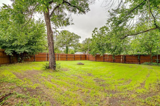 601 S Rusk Street, Weatherford, TX 76086
