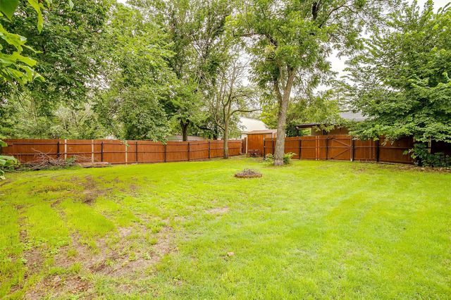 601 S Rusk Street, Weatherford, TX 76086
