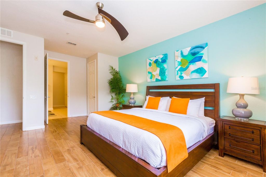 Image 12 of property listing at 5025 SHOREWAY LOOP 105, Orlando, FL 32819