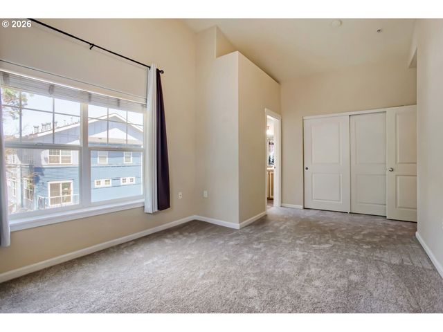22862 Sw FOREST CREEK Dr 203, Sherwood, OR 97140