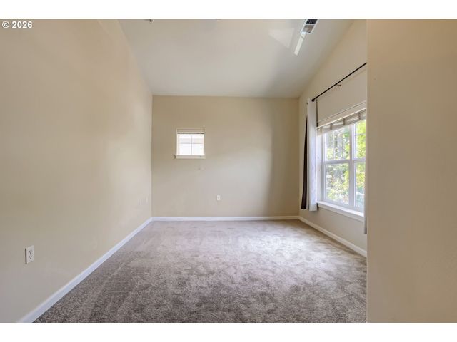 22862 Sw FOREST CREEK Dr 203, Sherwood, OR 97140