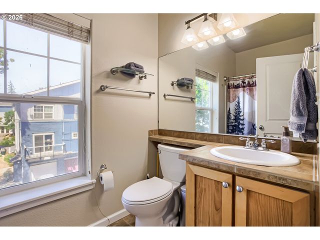 22862 Sw FOREST CREEK Dr 203, Sherwood, OR 97140