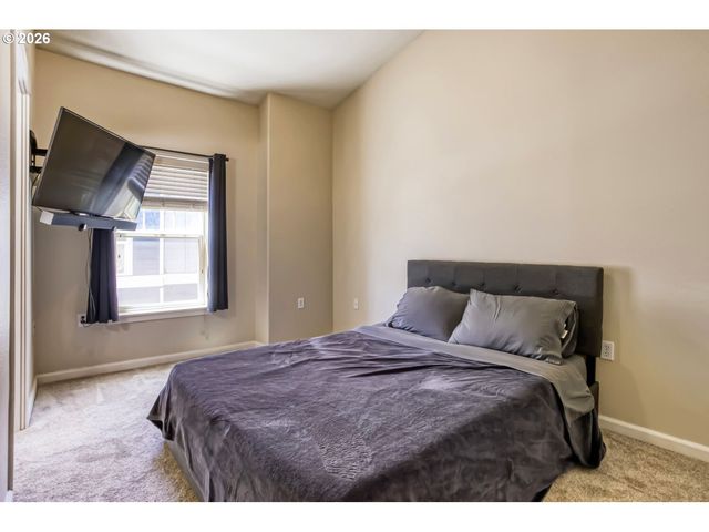 22862 Sw FOREST CREEK Dr 203, Sherwood, OR 97140