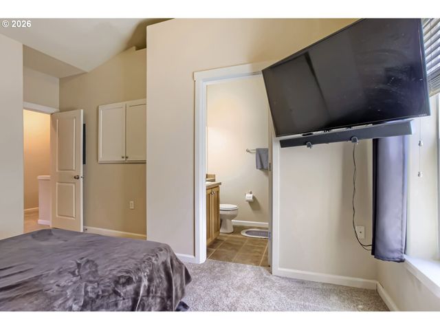 22862 Sw FOREST CREEK Dr 203, Sherwood, OR 97140