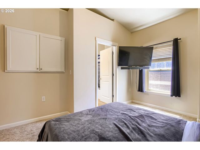 22862 Sw FOREST CREEK Dr 203, Sherwood, OR 97140