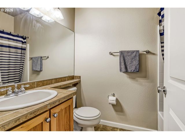 22862 Sw FOREST CREEK Dr 203, Sherwood, OR 97140