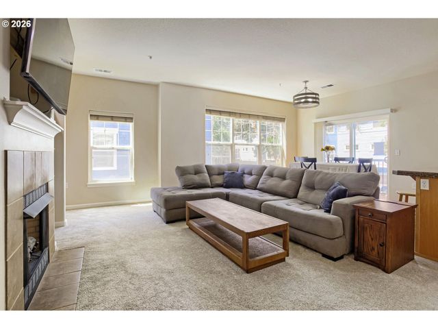 22862 Sw FOREST CREEK Dr 203, Sherwood, OR 97140
