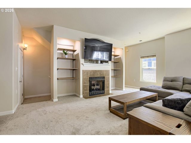 22862 Sw FOREST CREEK Dr 203, Sherwood, OR 97140