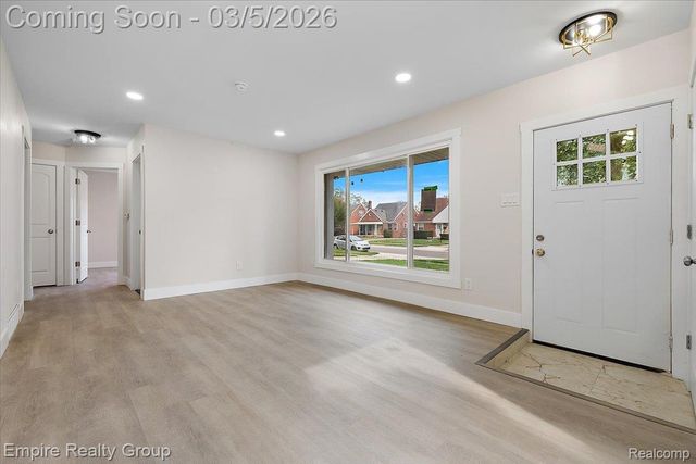 2038 Detroit Street, Dearborn, MI 48124