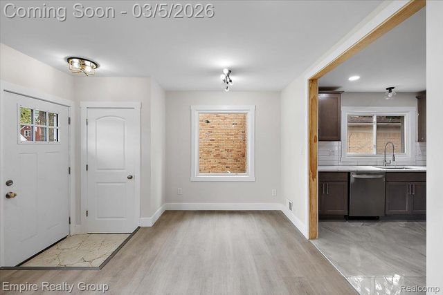 2038 Detroit Street, Dearborn, MI 48124