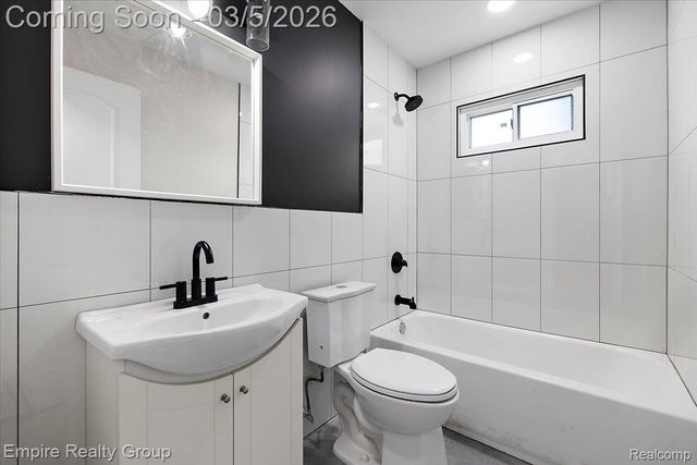 2038 Detroit Street, Dearborn, MI 48124