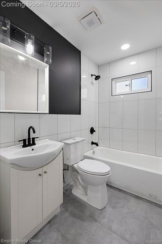 2038 Detroit Street, Dearborn, MI 48124