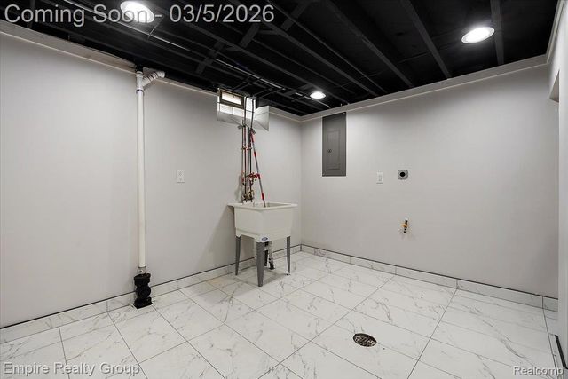 2038 Detroit Street, Dearborn, MI 48124