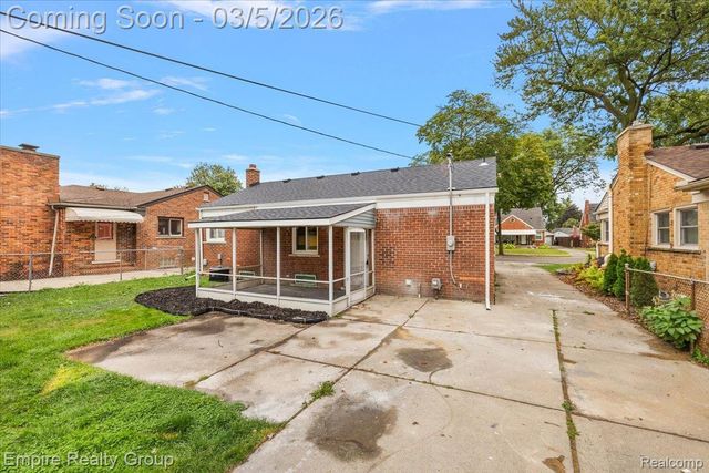 2038 Detroit Street, Dearborn, MI 48124