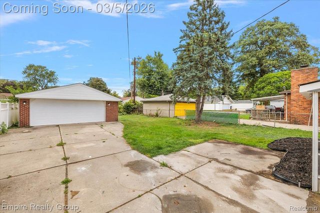 2038 Detroit Street, Dearborn, MI 48124