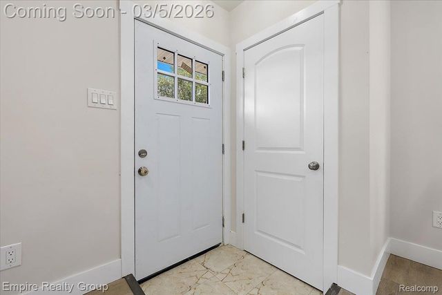 2038 Detroit Street, Dearborn, MI 48124